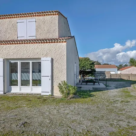 Pour 4 Avec Grand Jardin شقة